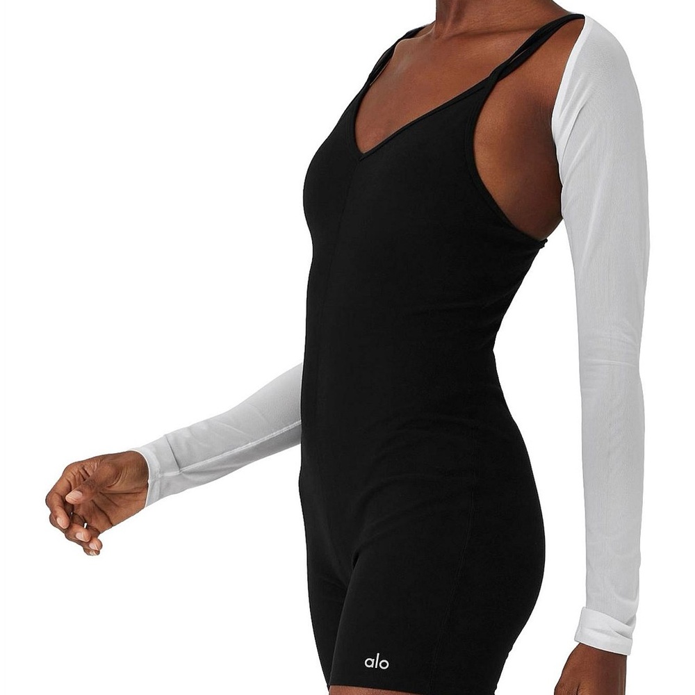 NWOT ALO Heat Wave Shrug in White (XS)